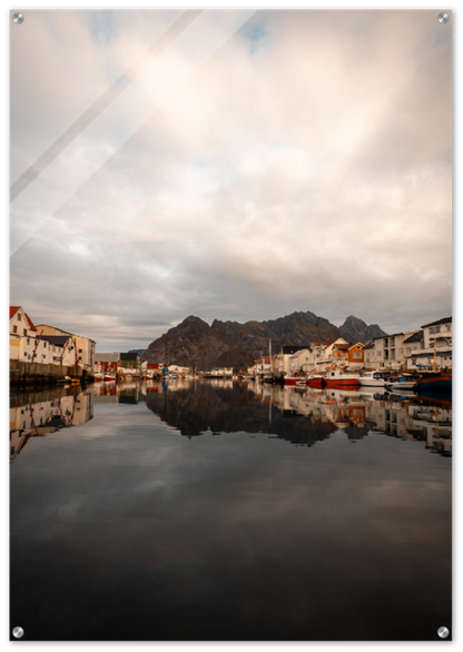 Veggbilde på pleksiglass av Henningsvær, Lofoten.