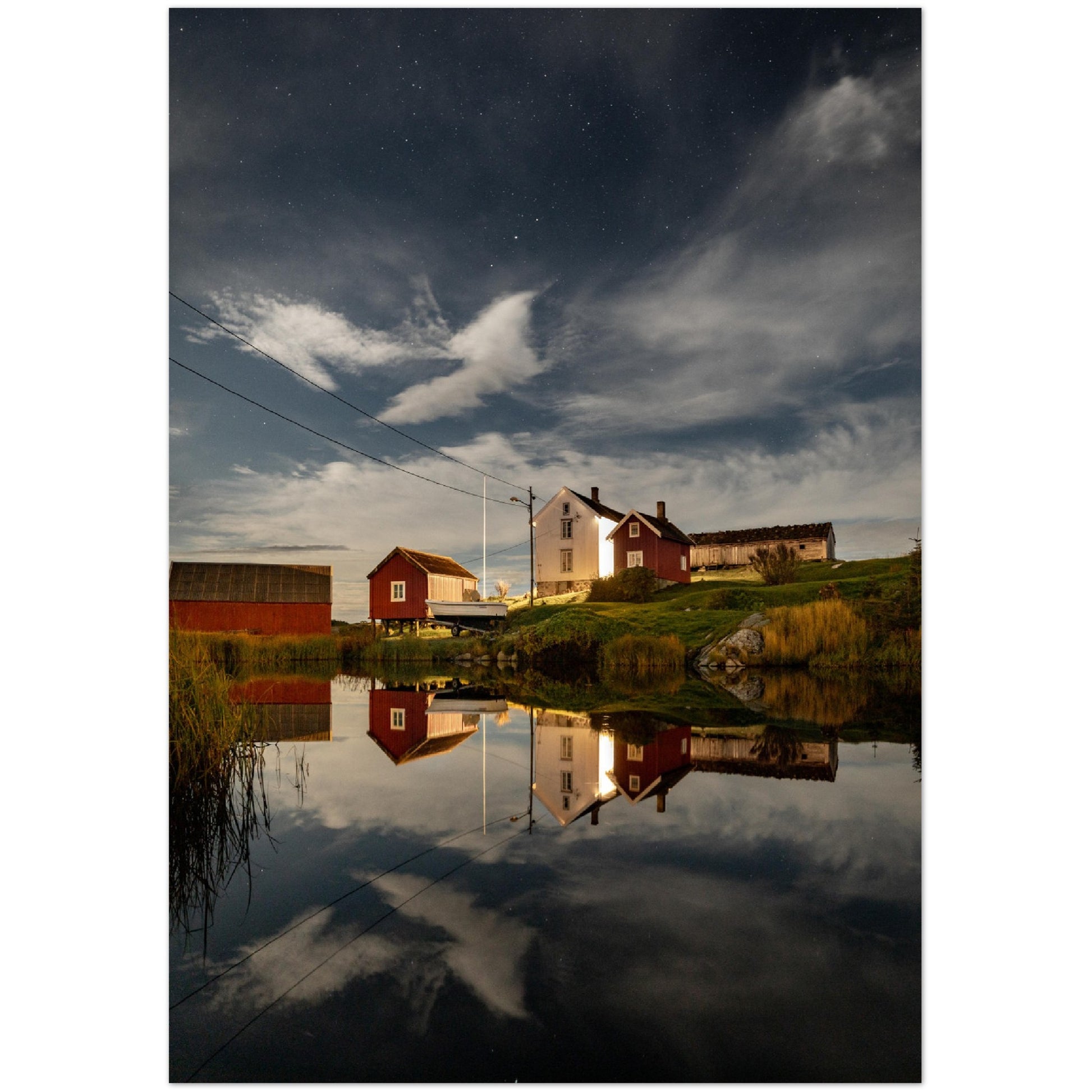 Veggbilde av refleksjon på Frøya, Trøndelag.